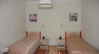 Гостиница Komplex Derbi Пятигорск Семейный номер с общей ванной комнатой-6